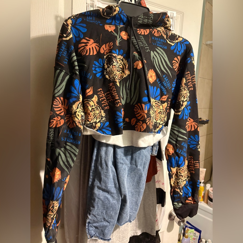 Assholes live forever tiger Graphic Cropped Sweatshirt